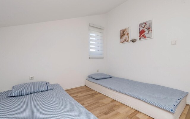 Stunning Home in Pag With Wifi and 2 Bedrooms