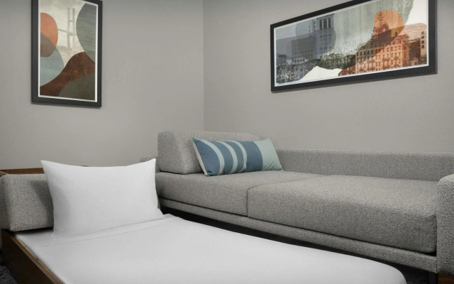 SpringHill Suites Savannah Downtown / Historic District