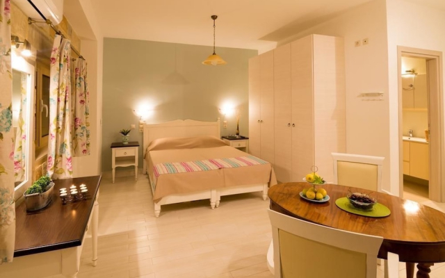 Nikolas Villas Kamilari