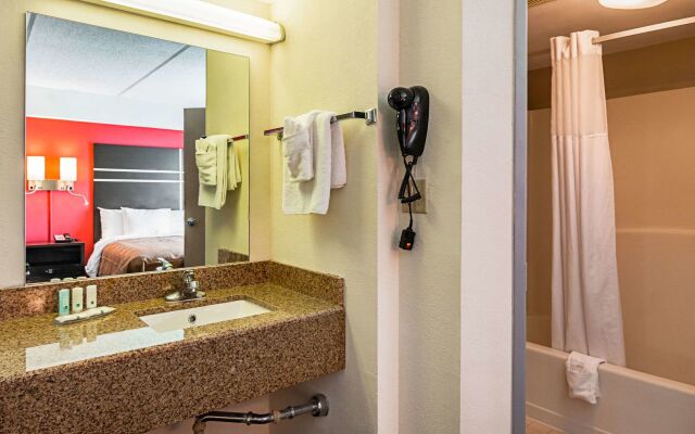 Quality Suites Atlanta Airport East