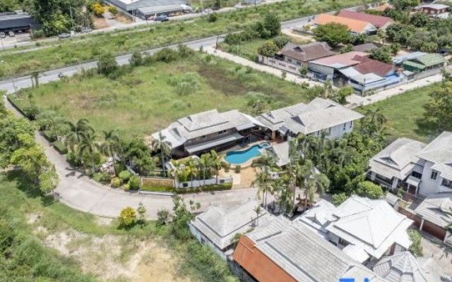 Royal Boat Pool Villa - Pattaya