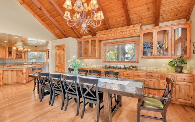 Bass Lake Beauty! 4 BDR Sleeps 16, Lakefront Views