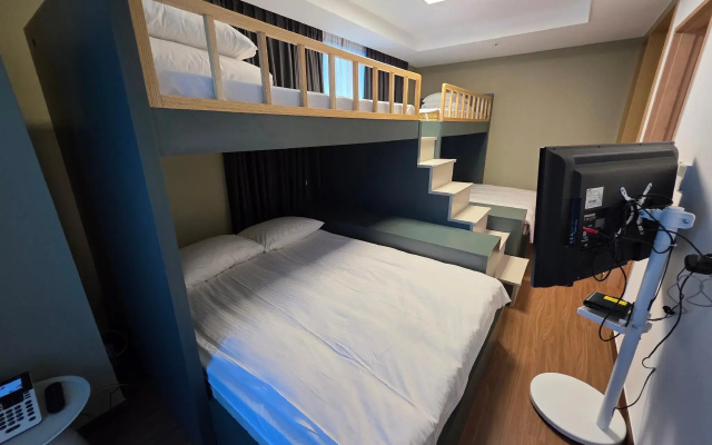 Felix by STX Hotel & Suite