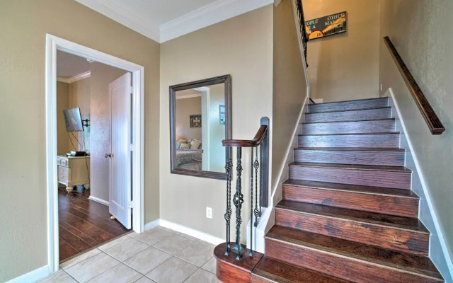 Waterfront Lake Conroe Getaway w/ Multiple Decks!