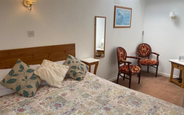 Hazelbrook Self Catering - Maximum 6 Persons