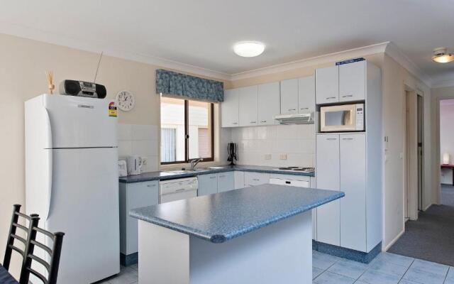 The Breakers, 16B Government Road