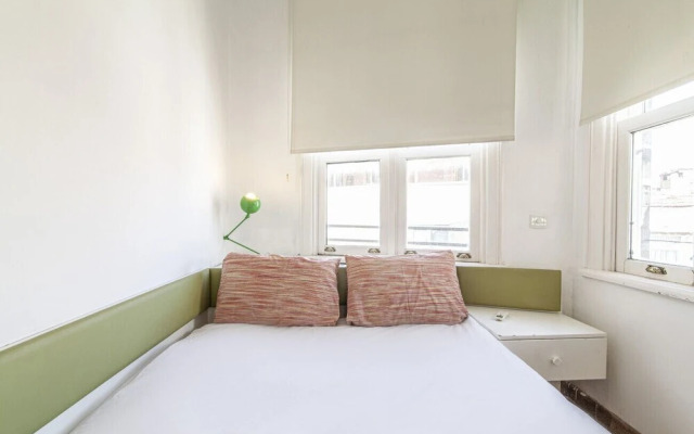 Central Flat With City View Near Istiklal Street