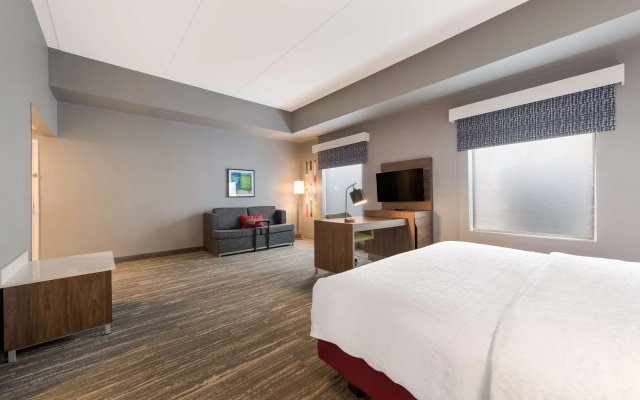 Hampton Inn & Suites Charlotte Airport