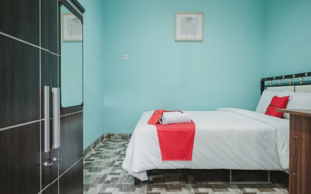 RedDoorz near RSUD Koja