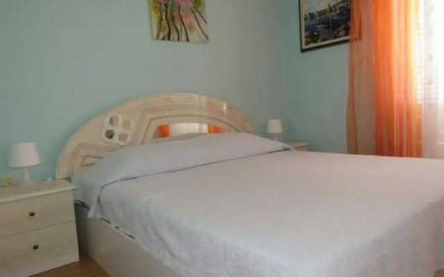 Serene Barbat Escape With Just Minutes From the Beach