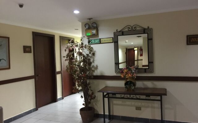 Golden Valley Hotel