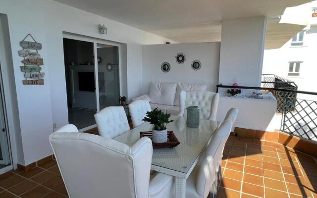 MI CAPRICHO, Beach Front Apartment P.14 3ºB