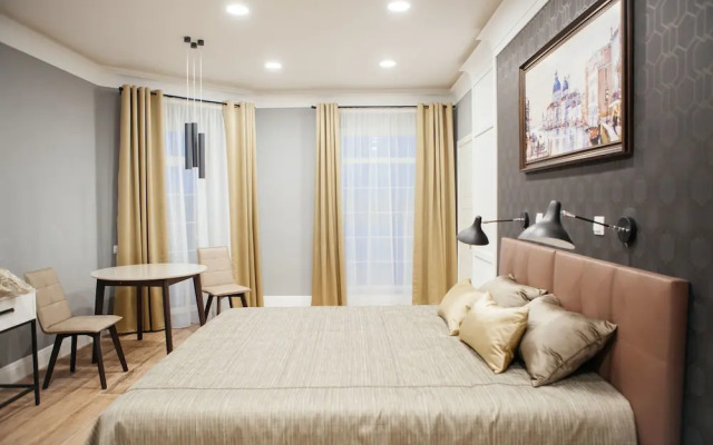 Golden Horse Hotel