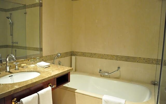 Qingdao Jinshan We+ Holiday Apartment (Wusi Square)