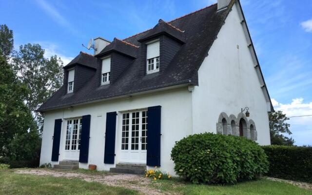 Grande maison de famille avec jardin à proximité du Golf à PLEUMEUR-BODOU Ref 458