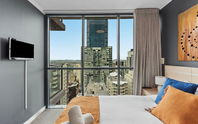 Bright 1-bed Retreat in Charlotte Towers