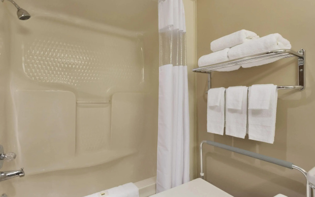Days Inn by Wyndham Dalhousie