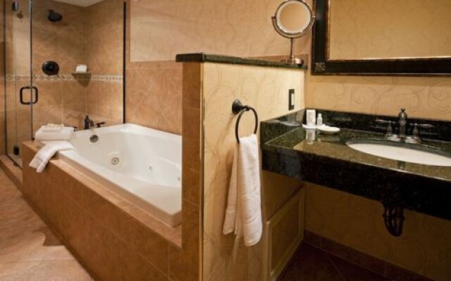 Crowne Plaza Hotel Clark Newark