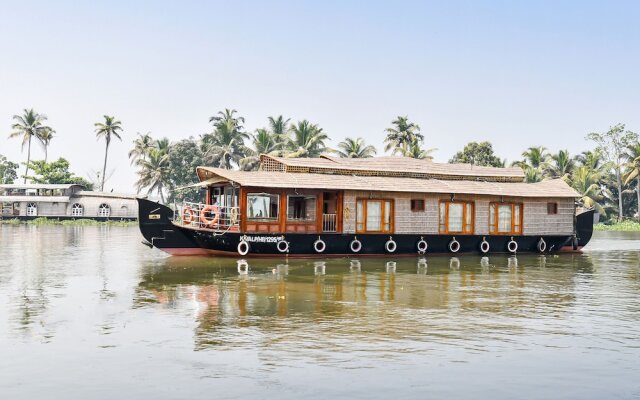 Oyo 24606 Waves And Wind 3Bhk Houseboat