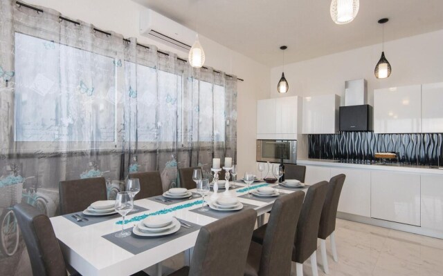 Awesome Home in Sreser with Hot Tub, WiFi & 4 Bedrooms