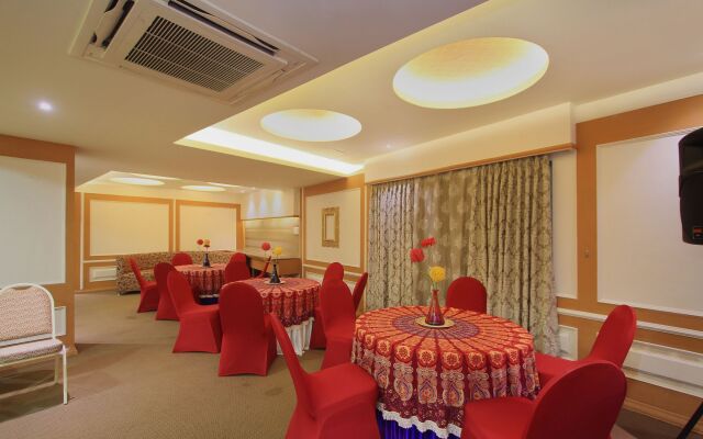 The Berrys Hotel by OYO