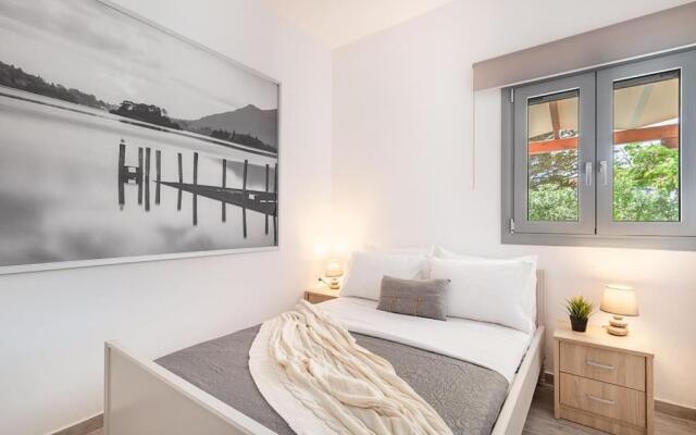 Van Loui's II Place