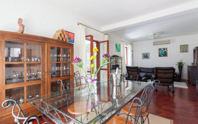 Hedera Estate, Hedera A1