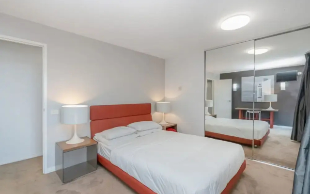 Sleek 2-bed Apartment in Vibrant Kingston