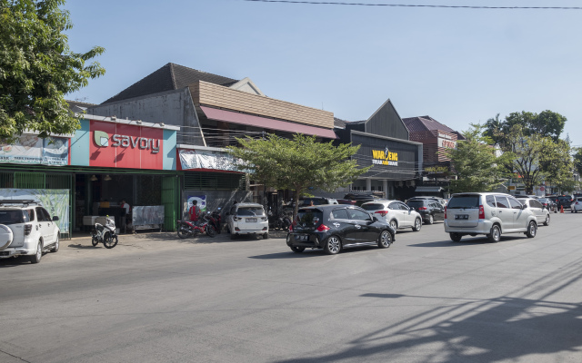 OYO 1114 Hotel Denpasar Makassar