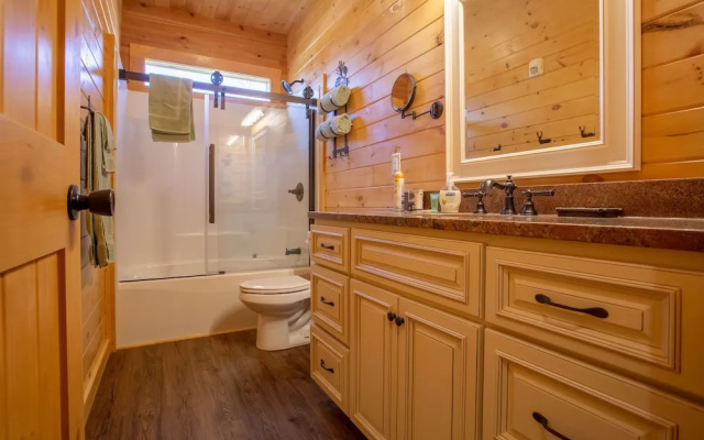 Teal's Treasure 3 Bedrooms 2 Bathrooms Home