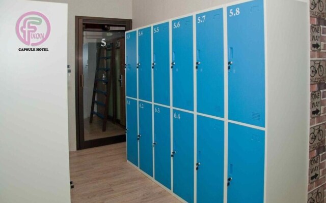 FixOn Capsule Hotel
