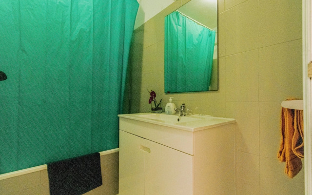 Charming 2-bed Apartment in Armacao de Pera