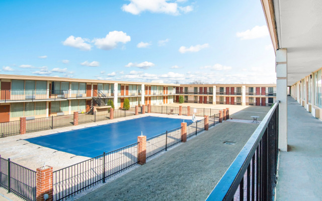 OYO Hotel Oklahoma City South I-35 and SE 29th