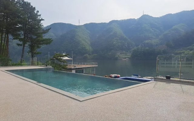Gapyeong JH Poolvilla & Glamping
