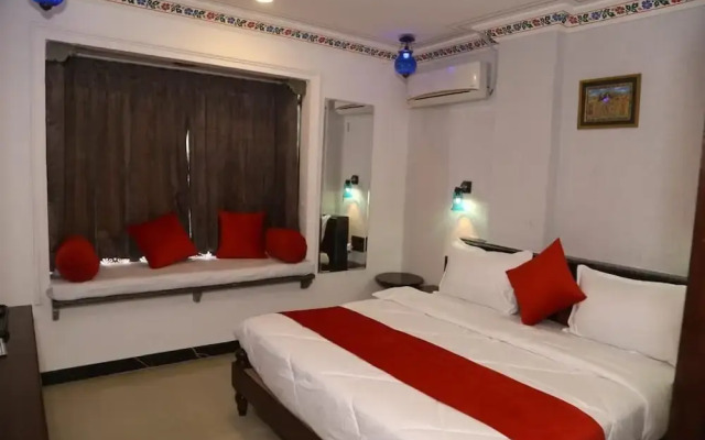 Hotel Ambika Chirwa House