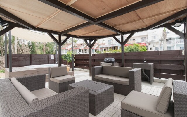 Villa Garden Onna