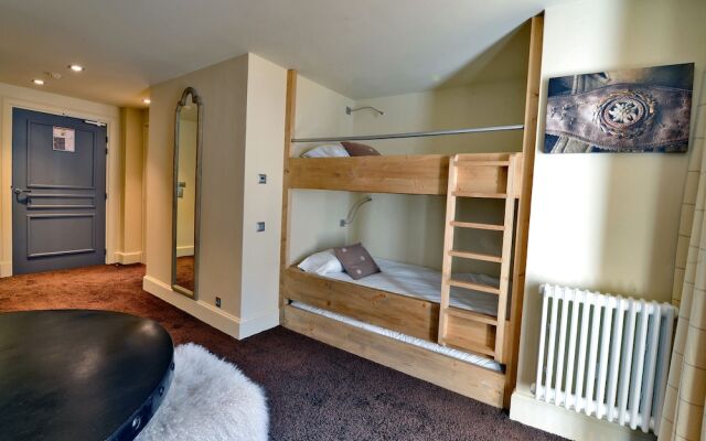 Les 5 Freres Maison de Famille