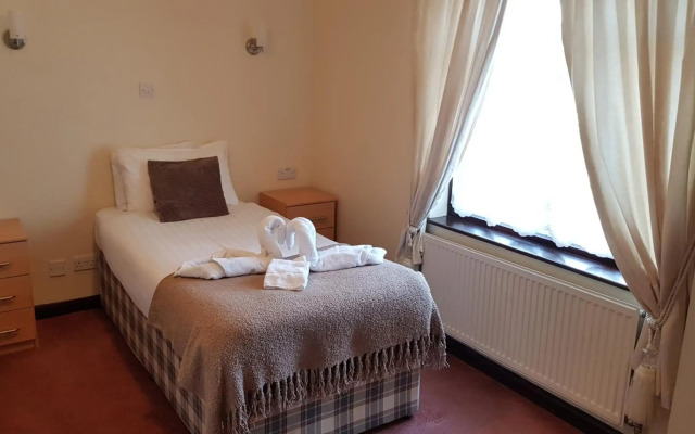 Aylesbray Lodge