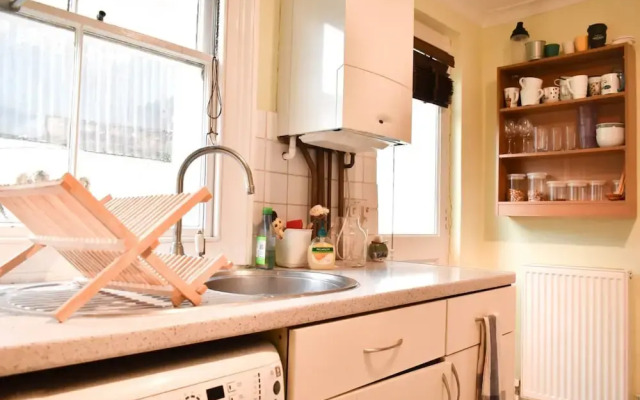 Bright and Spacious 1BD in Quiet Residential