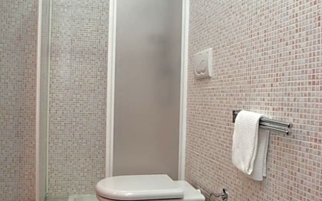 Mauro Home Bed and Relax