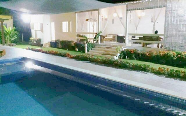 VILLA ROSSELLA Casa/Piscina 04 suítes 12 pessoas