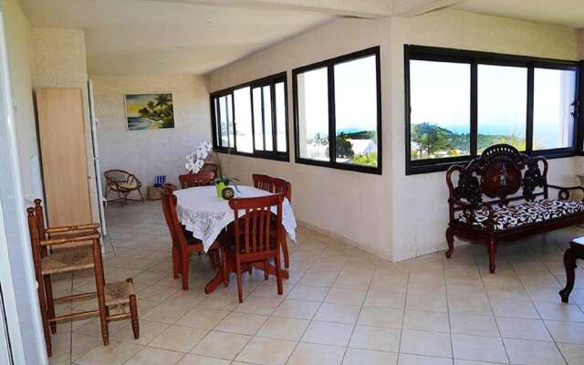 Apartment With 3 Bedrooms in Petite Île, With Wonderful sea View, Enclosed Garden and Wifi - 3 km From the Beach