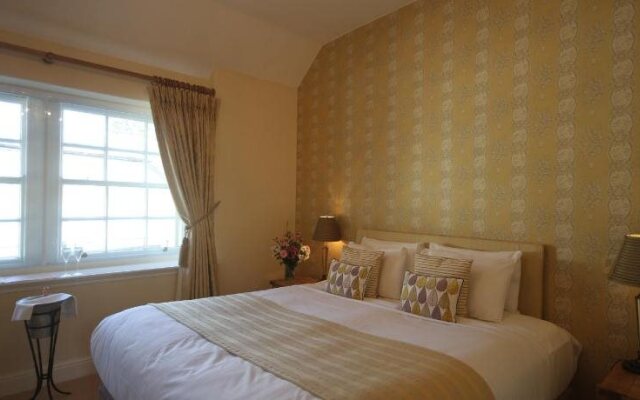 Three Salmons Hotel