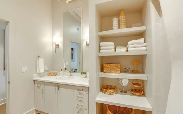 Walk to Vanderbilt: Eclectic Apt in Nashville