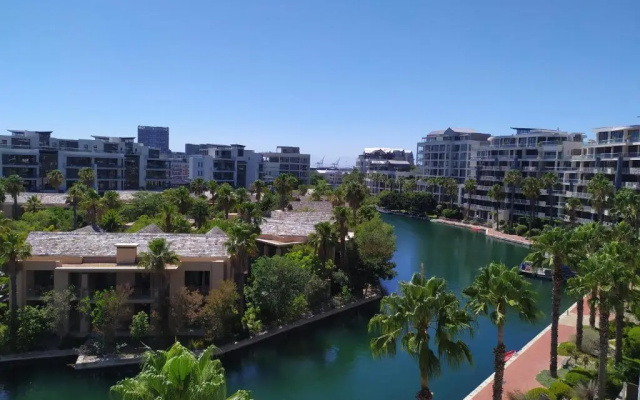 One Bedroom Apartment - Fully Equipped Waterfront Based, V&a Marina Residential
