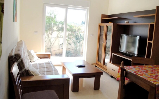 Apartment With 2 Bedrooms in Port El Kantaoui, With Pool Access, Enclo