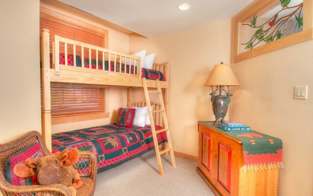 Cody House by JHRL