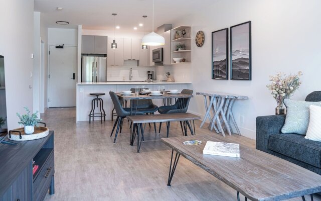 Slopes and Green by Revelstoke Vacations