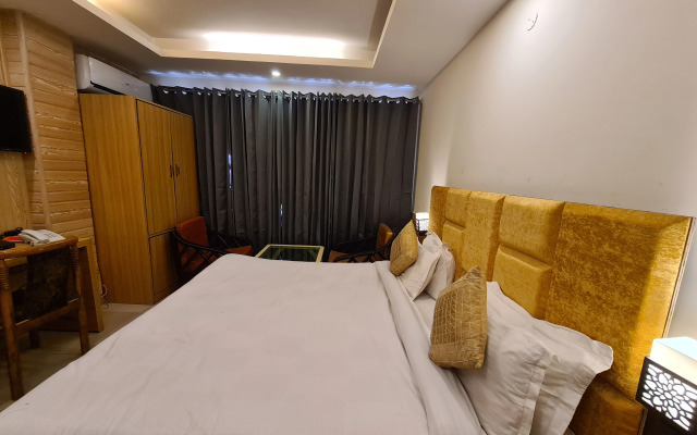 Hotel Rajpur Heights