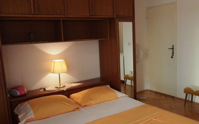 Ivica - 100m From the Beach - SA3 Narancasti